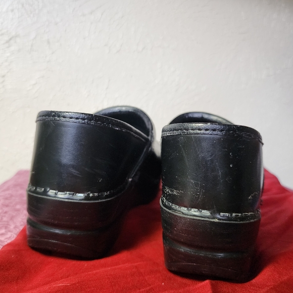 Classic Black Dansko Shoes - Picture 4 of 7